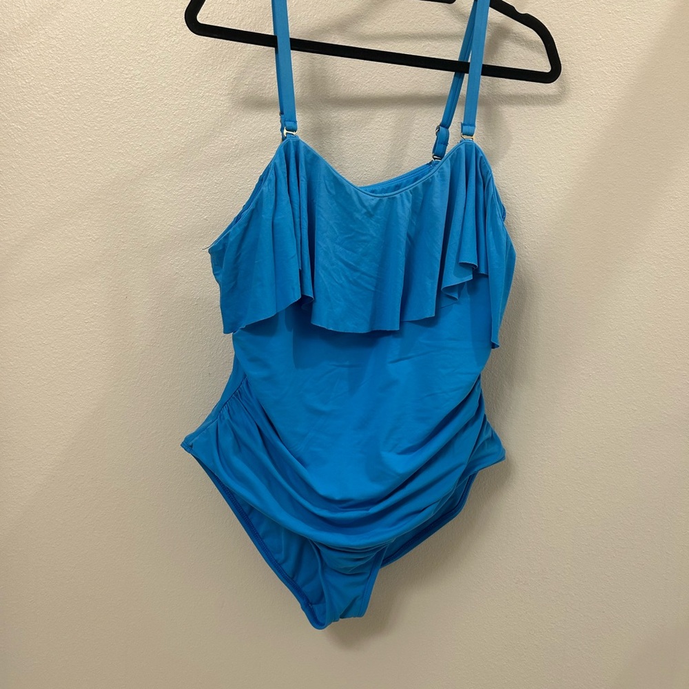 La Blanca Aqua Ruffle Women’s Swimsuit